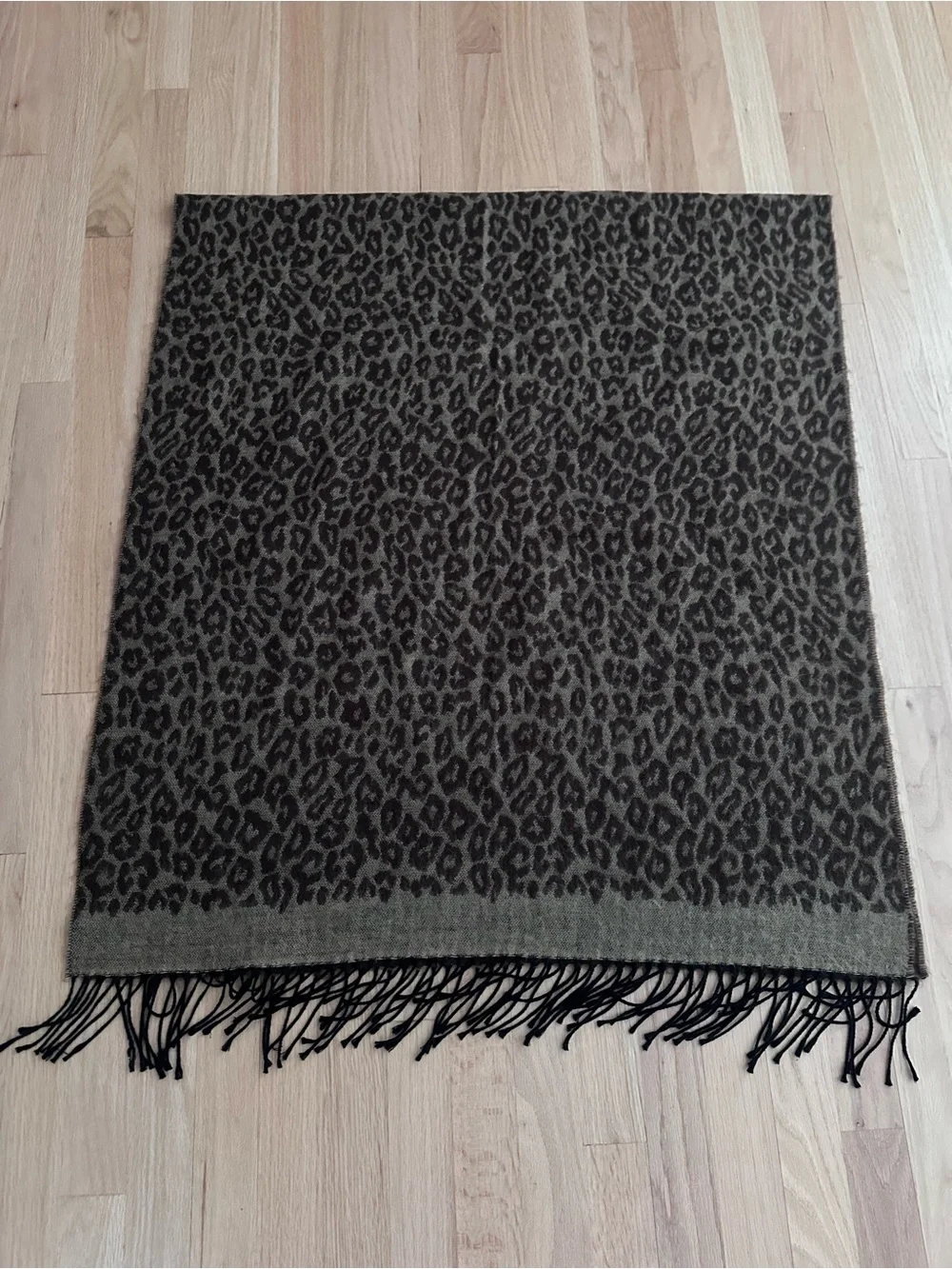 Primo Filo Italia Leopard Print Scarf